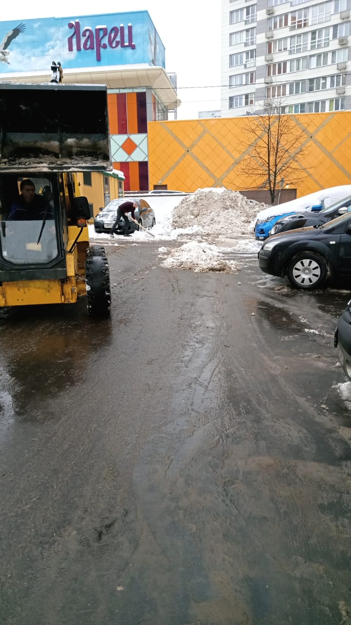 Выполнена механизированная уборка и вывоз снега с придомовой территории многоквартирных домов